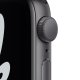 Apple Watch Nike SE GPS, 40mm Cassa in Alluminio Grigio Scuro con Cinturino Sport Antracite/Nero 3