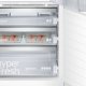 Siemens iQ700 KI42FP60GB frigorifero Da incasso 225 L Bianco 4
