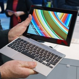 TOSHIBA SATELLITE MINI : il  primo laptablet ibrido è da RADIONOVELLI