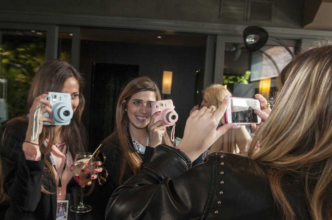 La passione della fotografia instantanea da Radionovelli con INSTAX !